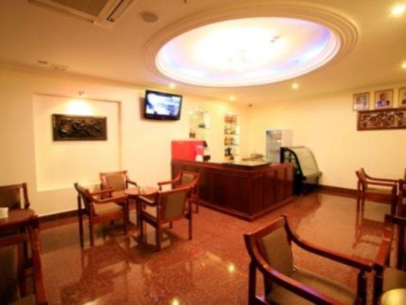 Cardamom Hotel&Apartment Phnom-Penh Buitenkant foto