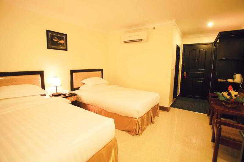 Cardamom Hotel&Apartment Phnom-Penh Buitenkant foto