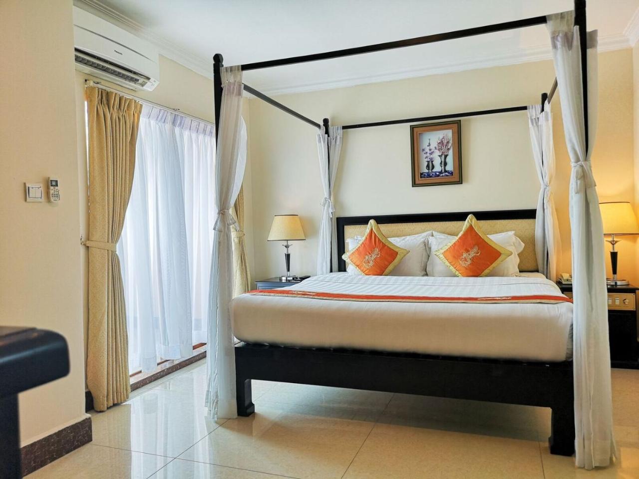 Cardamom Hotel&Apartment Phnom-Penh Buitenkant foto