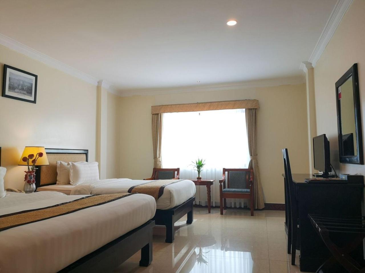 Cardamom Hotel&Apartment Phnom-Penh Buitenkant foto