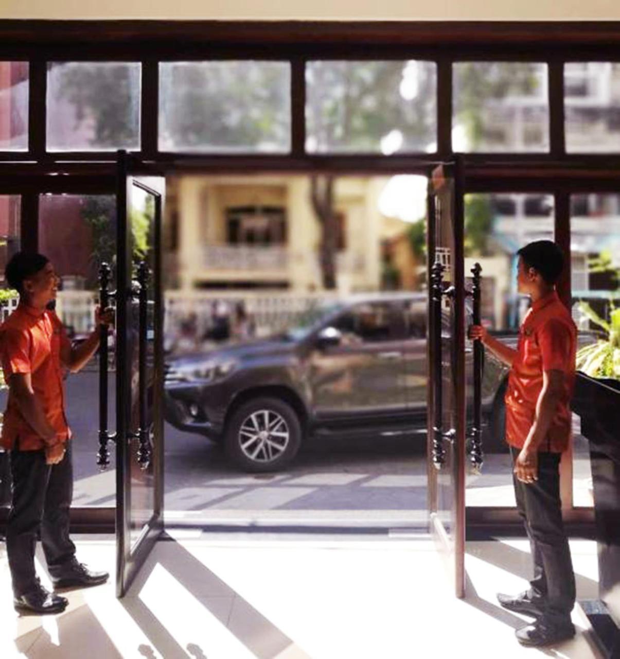 Cardamom Hotel&Apartment Phnom-Penh Buitenkant foto