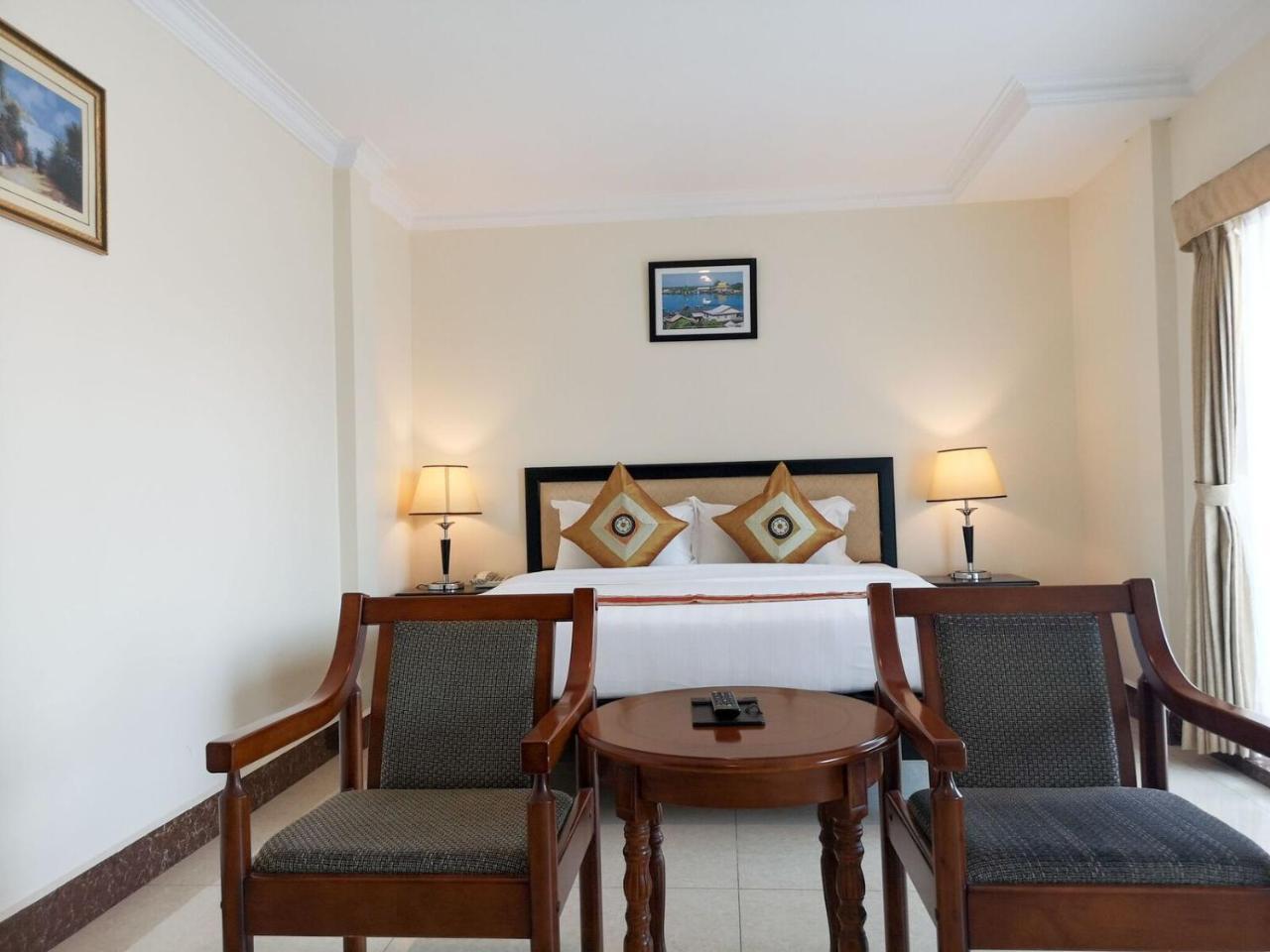 Cardamom Hotel&Apartment Phnom-Penh Buitenkant foto